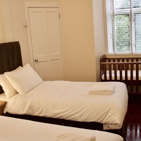 2 Bedroom Flat Off Leith Walk Accommodates 7 إدنبرة المظهر الخارجي الصورة
