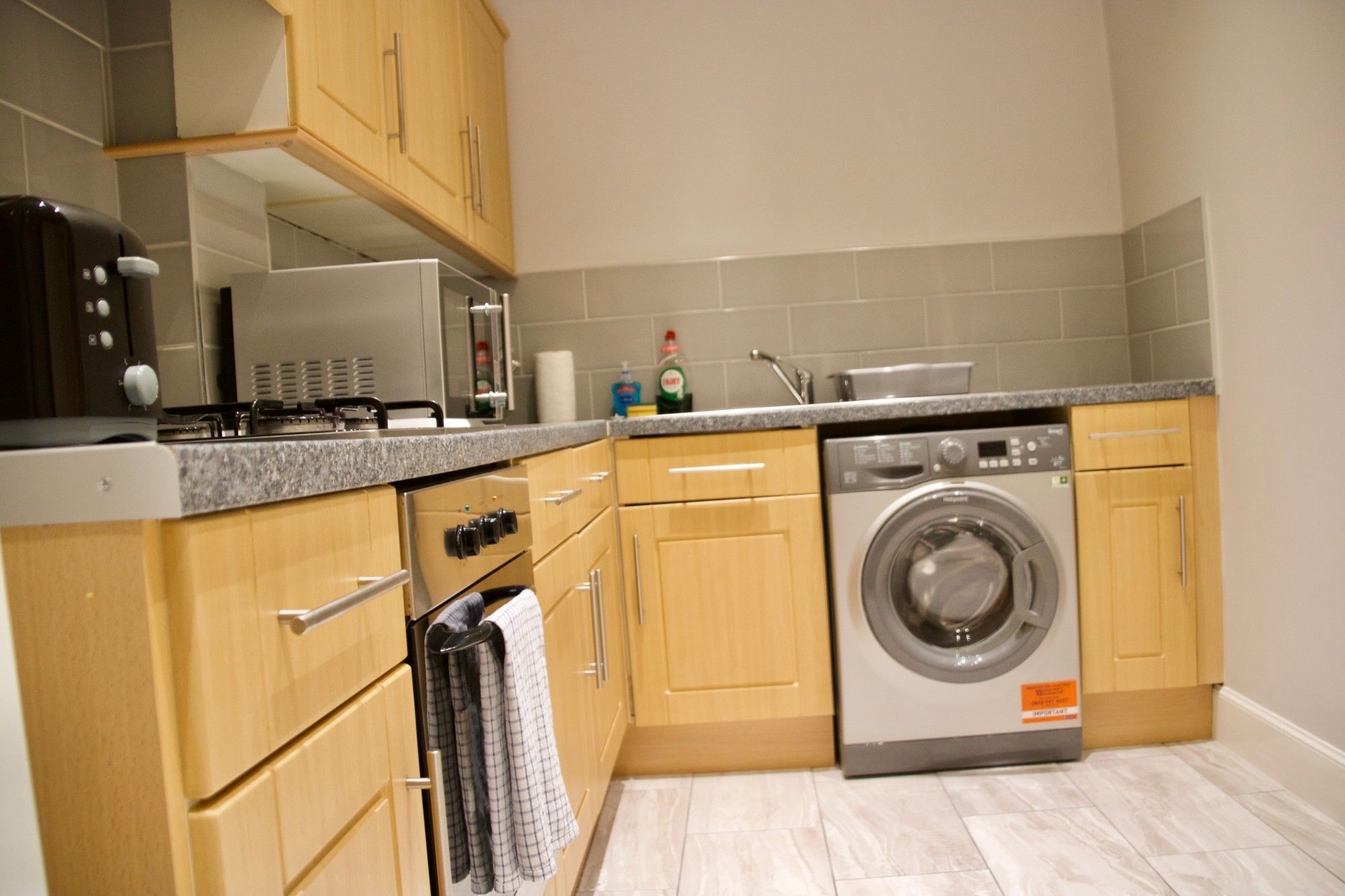 2 Bedroom Flat Off Leith Walk Accommodates 7 إدنبرة المظهر الخارجي الصورة